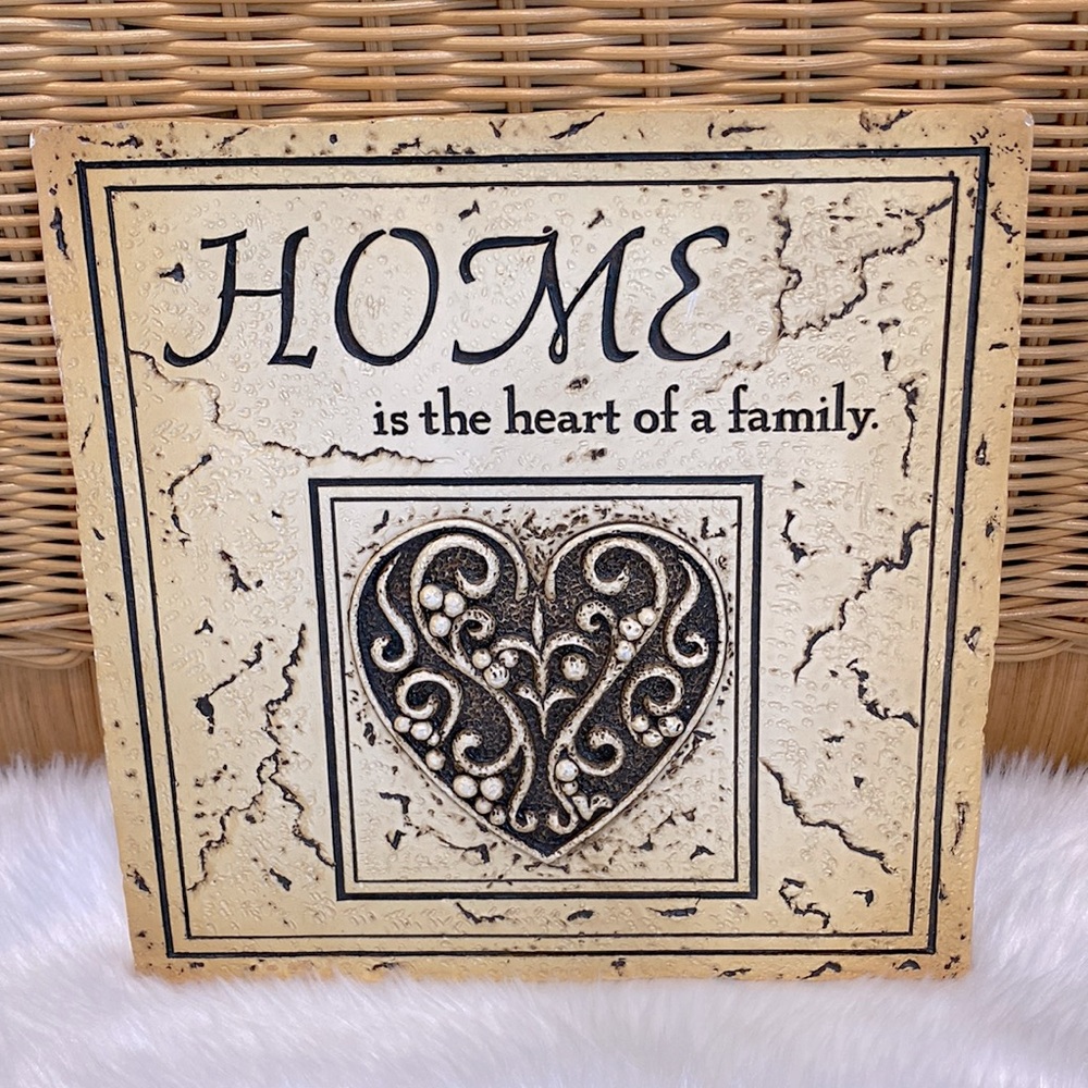 Vintage Style Rustic “Home is the heart of the family” Wall Decor Cool Plaque !